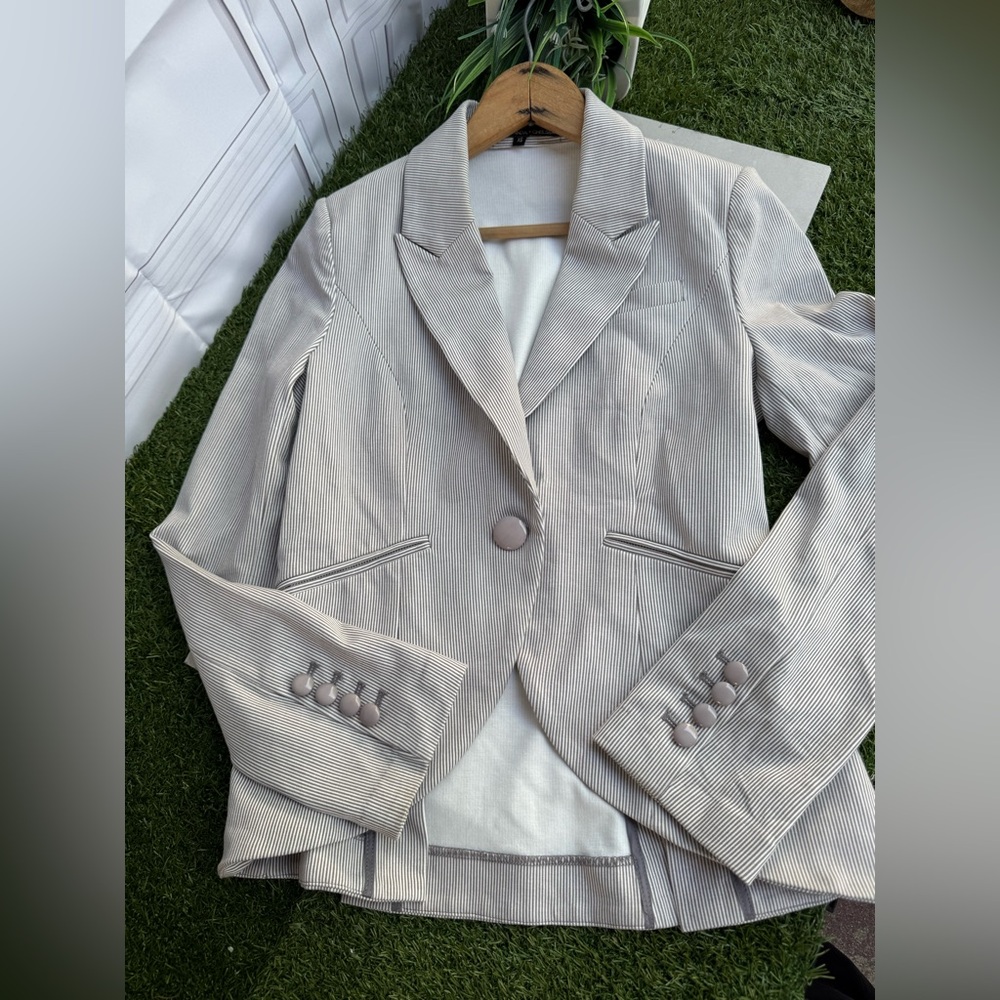 Amanda & Chelsea Stripe One-button Blazer In White/ Olive Striped Women's XS